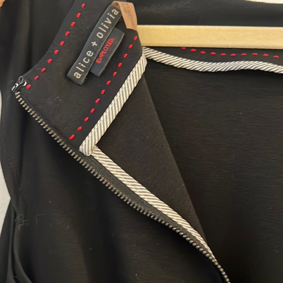 Alice + Olivia size 10 black peplum dress stretch fabric cap sleeve - Picture 5 of 7